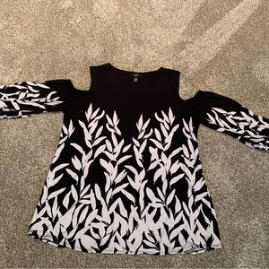 Alfani cold shoulder, 3/4 sleeve tunic 1X